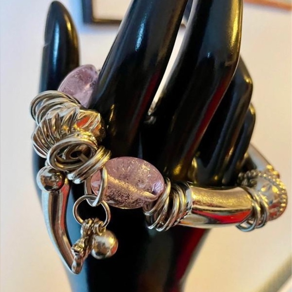 Vintage Black Onyx Alhambra Bracelet crafted in 18k Yellow Gold